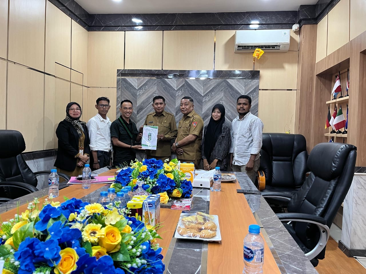 Bertemu Walikota Ambon, HMI Serahkan Kajian Pemekaran Desa Kebun Cengkih dan Air Besar