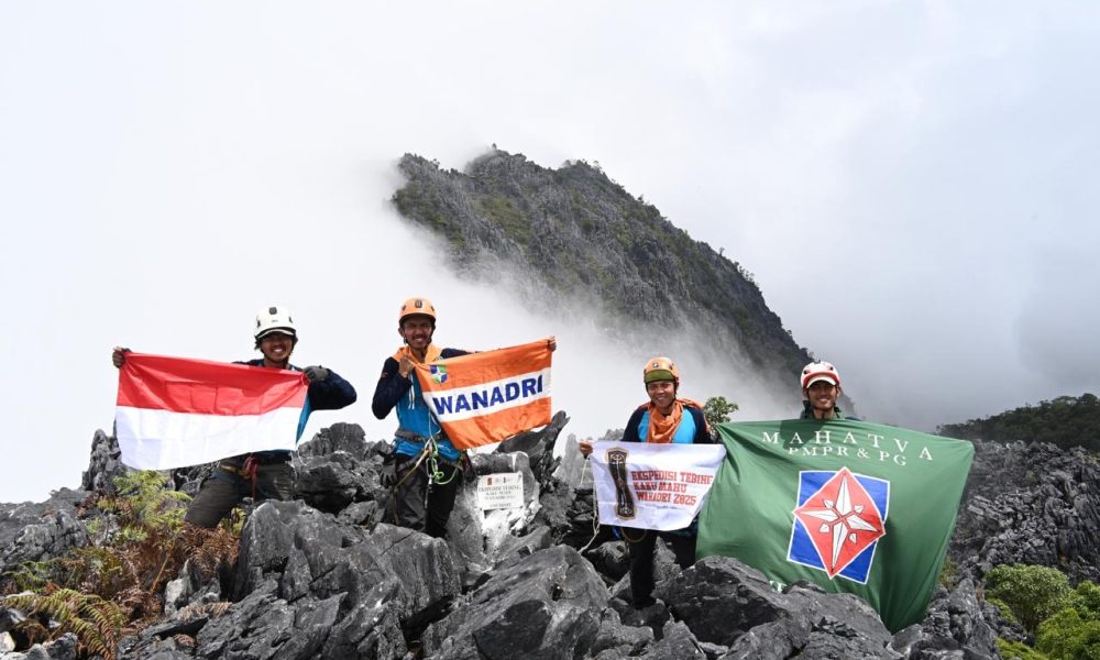 Tim Ekspedisi Tebing Wanadri Berhasil Taklukan Puncak Kaku Mahu – Pulau Buru