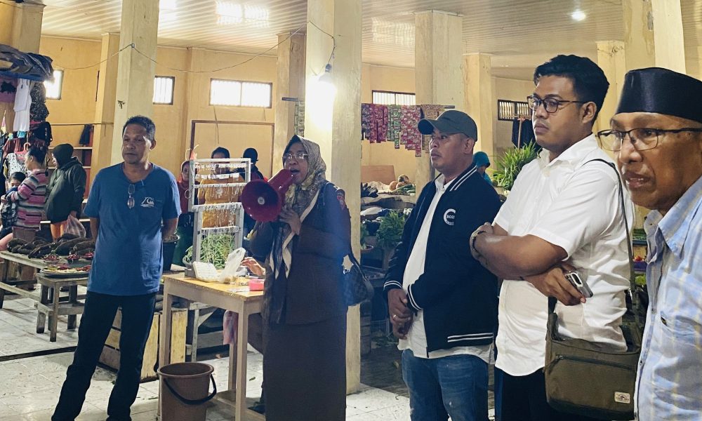 PT. LSN-DLHP Sosialisasi Wajib Rertibusi Kebersihan Bagi Pedagang di Ambon