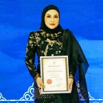Fidya FR Faraid Dapat Gelar Tun Fatimah Dari DMDI