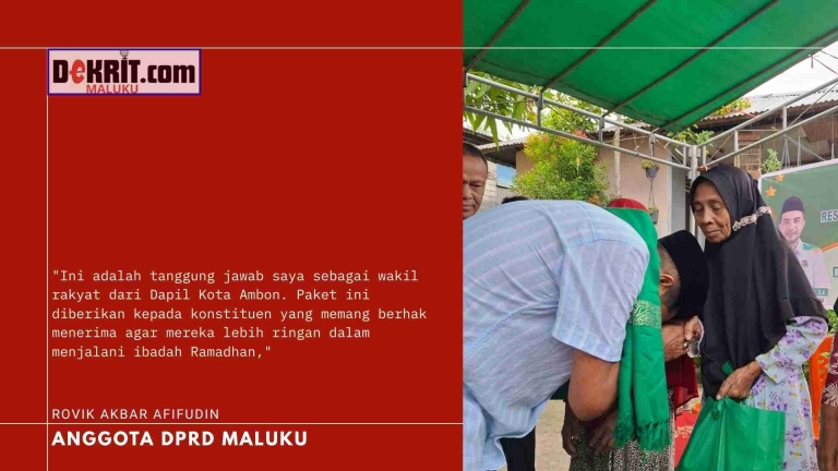 Turun Reses, Rovik  Bagi Ribuan Paket Sembako untuk Warga Ambon