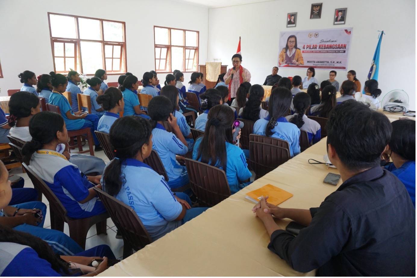Tanamkan Nilai Kebangsaan, Novita Sosialisasi Empat Pilar di SMA Kristen Passo