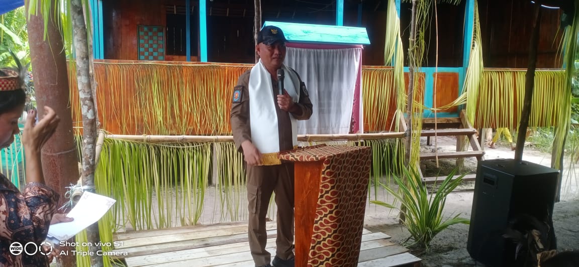 Bupati Kepulauan Aru Resmikan Rumah Adat dan Kantor Desa di Aru Selatan