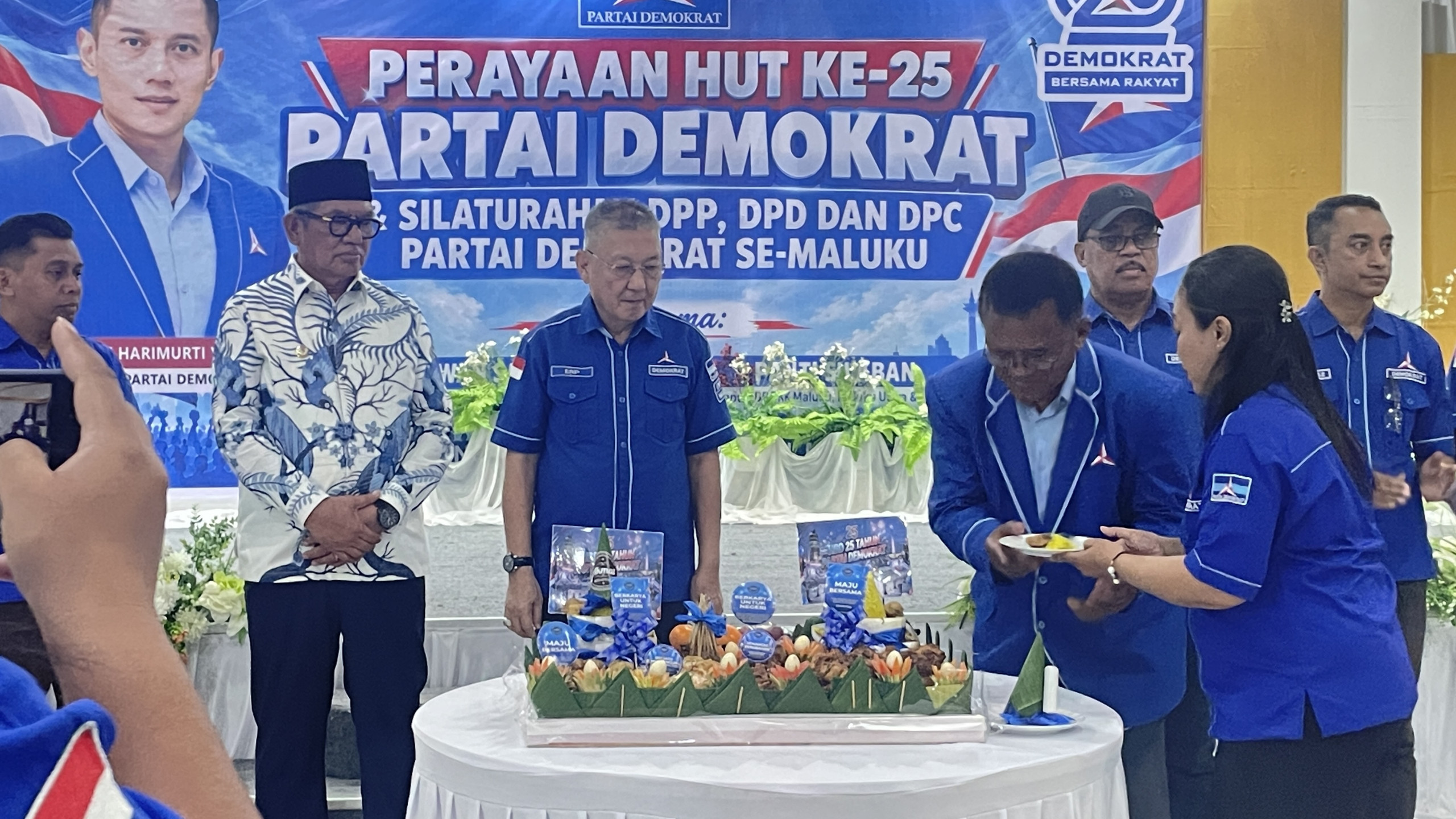 Sebut Bupati Thaher ‘Penolong’, DPD Demokrat Maluku Puji Perayaan HUT di Malra