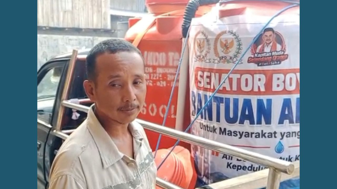 Kekeringan Panjang di SBT, Kehadiran Tangki Air Senator Boy Latuconsina Jadi Penyelamat Warga