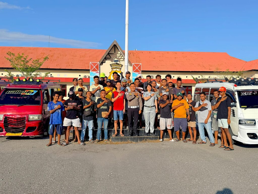 Satlantas Polres Kepulauan Aru Edukasi Sopir Angkot Dobo, Tekankan Keselamatan Berlalu Lintas